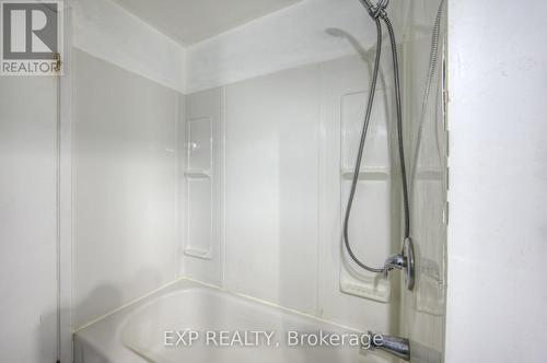 1474 Wildren Place, Cambridge, ON - Indoor Photo Showing Bathroom