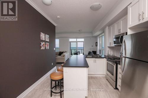 608 - 101 Shoreview Place, Hamilton (Stoney Creek), ON - Indoor Photo Showing Kitchen With Double Sink