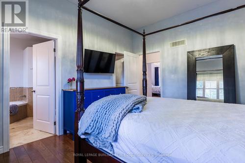 71 Newport Lane, Norfolk (Port Dover), ON - Indoor Photo Showing Bedroom