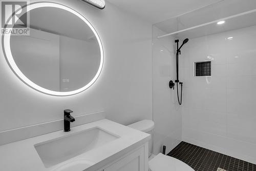 2070 Fisher Road, Kelowna, BC - Indoor Photo Showing Bathroom