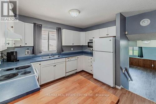 23 Appleton Drive, Orangeville, ON - Indoor Photo Showing Kitchen With Double Sink