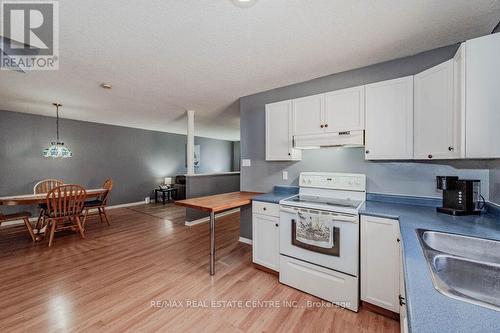 23 Appleton Drive, Orangeville, ON - Indoor Photo Showing Kitchen With Double Sink