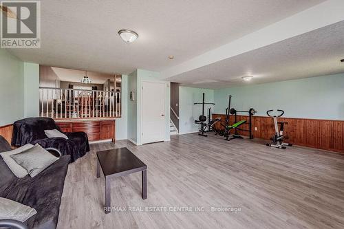 23 Appleton Drive, Orangeville, ON - Indoor Photo Showing Living Room