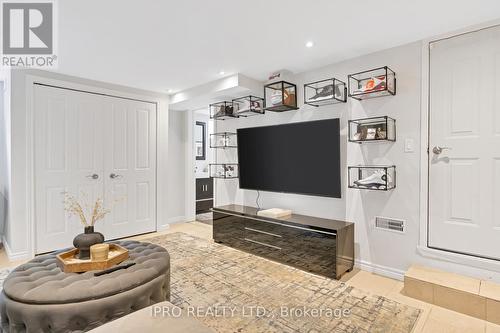 274 Gowan Avenue, Toronto (Danforth Village-East York), ON - Indoor Photo Showing Other Room