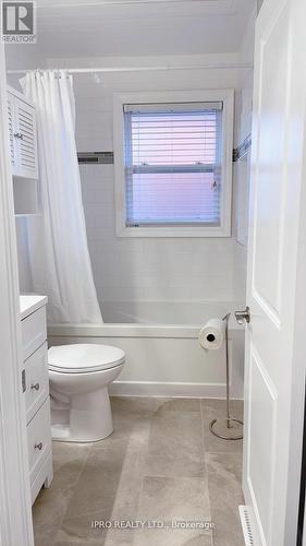 1454 Wilson Road N, Oshawa (Taunton), ON - Indoor Photo Showing Bathroom