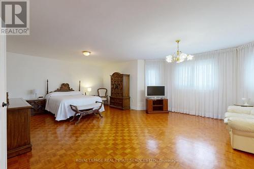 49 Iona Crescent, Vaughan, ON - Indoor Photo Showing Bedroom