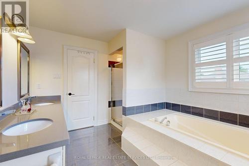 49 Iona Crescent, Vaughan, ON - Indoor Photo Showing Bathroom