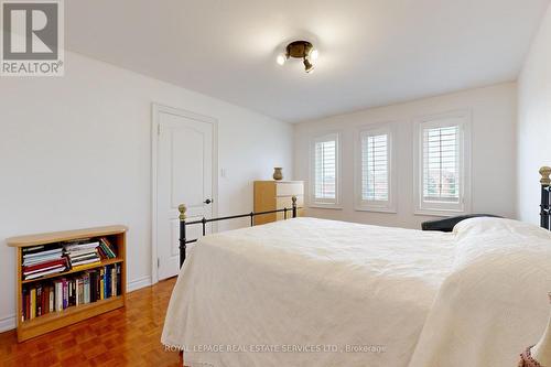 49 Iona Crescent, Vaughan, ON - Indoor Photo Showing Bedroom