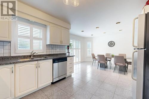 49 Iona Crescent, Vaughan, ON - Indoor Photo Showing Kitchen With Double Sink