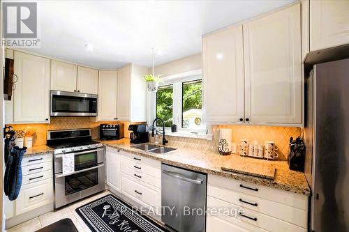 2033 Lea Road, Innisfil (Alcona), ON - Indoor Photo Showing Kitchen With Stainless Steel Kitchen With Double Sink