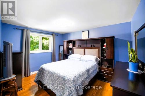 2033 Lea Road, Innisfil (Alcona), ON - Indoor Photo Showing Bedroom