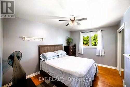 2033 Lea Road, Innisfil (Alcona), ON - Indoor Photo Showing Bedroom