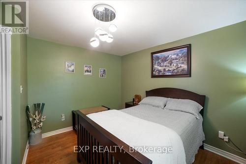 2033 Lea Road, Innisfil (Alcona), ON - Indoor Photo Showing Bedroom