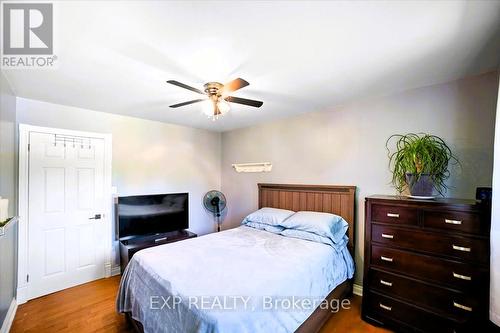 2033 Lea Road, Innisfil, ON - Indoor Photo Showing Bedroom