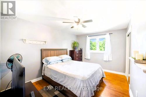 2033 Lea Road, Innisfil (Alcona), ON - Indoor Photo Showing Bedroom