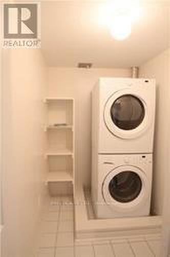 7 - 5100 Plantation Place, Mississauga, ON - Indoor Photo Showing Laundry Room