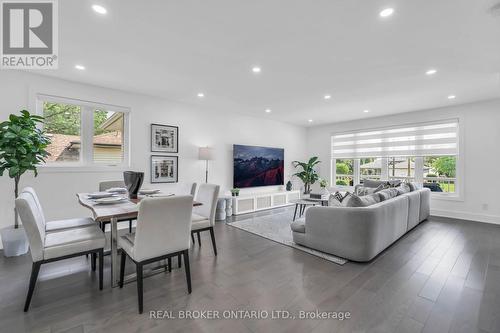 29 Norfield Crescent, Toronto (Elms-Old Rexdale), ON - Indoor Photo Showing Living Room