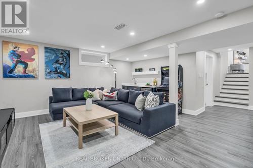 29 Norfield Crescent, Toronto (Elms-Old Rexdale), ON - Indoor Photo Showing Living Room