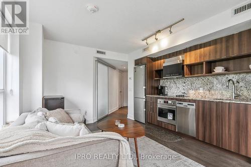 304 - 7 Mabelle Avenue, Toronto (Islington-City Centre West), ON - Indoor Photo Showing Kitchen