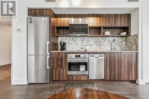 304 - 7 Mabelle Avenue, Toronto (Islington-City Centre West), ON - Indoor Photo Showing Kitchen