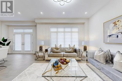 14 Settlers Road E, Oakville, ON - Indoor Photo Showing Living Room