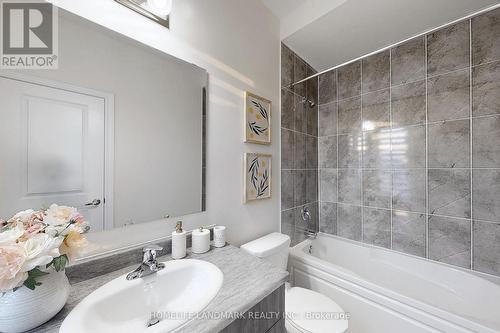 14 Settlers Road E, Oakville, ON - Indoor Photo Showing Bathroom