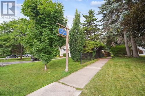 1284 Elgin Crescent, Oakville (Iroquois Ridge South), ON - Outdoor