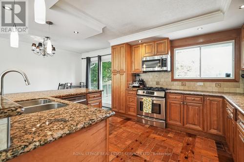 1284 Elgin Crescent, Oakville (Iroquois Ridge South), ON - Indoor Photo Showing Kitchen With Double Sink