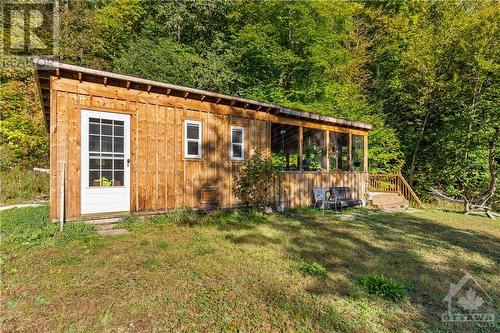 "Bunkie" - 6960 511 Highway, Lanark Highlands, ON - Outdoor