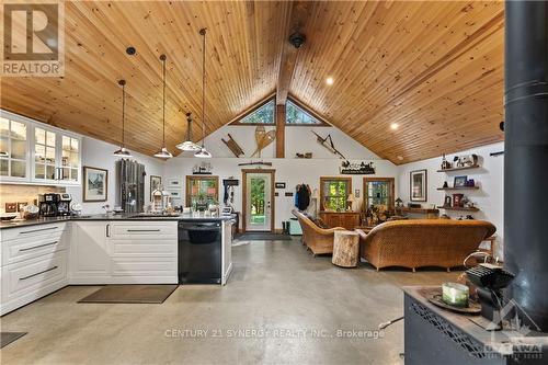 6960 511, Lanark Highlands, ON - Indoor Photo Showing Kitchen