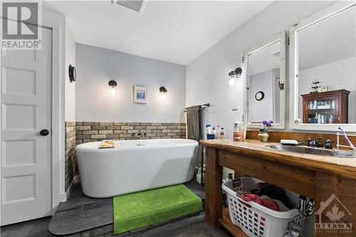 Ensuite Bathroom - 6960 511 Highway, Lanark Highlands, ON - Indoor Photo Showing Bathroom