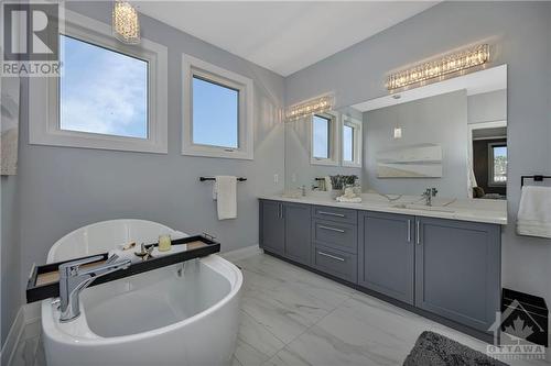 Primary Bath with in-floor - 556 Shoreway Drive, Ottawa, ON - Indoor Photo Showing Bathroom