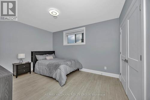 556 Shoreway Drive, Ottawa, ON - Indoor Photo Showing Bedroom