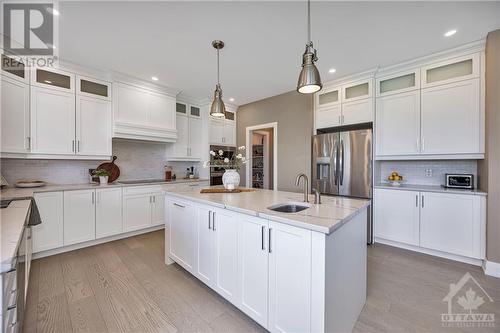 556 Shoreway Drive, Ottawa, ON - Indoor Photo Showing Kitchen With Upgraded Kitchen