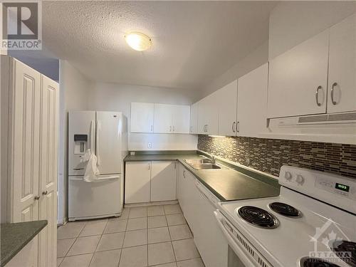 Kitchen - 900 Dynes Road Unit#1104, Ottawa, ON - Indoor Photo Showing Kitchen With Double Sink