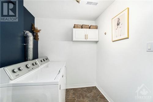 423 Carleton Street, Cornwall, ON - Indoor Photo Showing Laundry Room