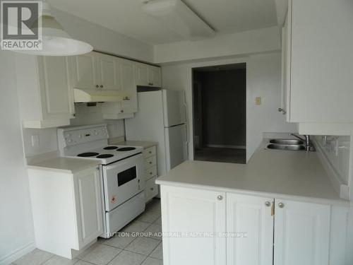 1113 - 18 Sommerset Way, Toronto (Willowdale East), ON - Indoor Photo Showing Kitchen