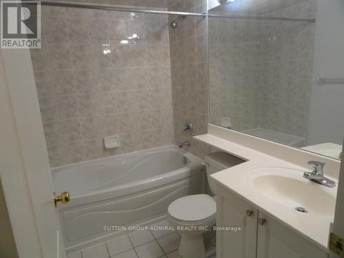 1113 - 18 Sommerset Way, Toronto (Willowdale East), ON - Indoor Photo Showing Bathroom