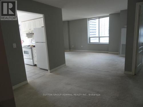 1113 - 18 Sommerset Way, Toronto (Willowdale East), ON - Indoor Photo Showing Kitchen