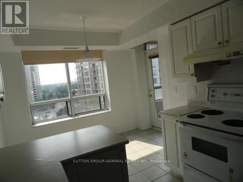 1113 - 18 Sommerset Way, Toronto (Willowdale East), ON - Indoor Photo Showing Kitchen