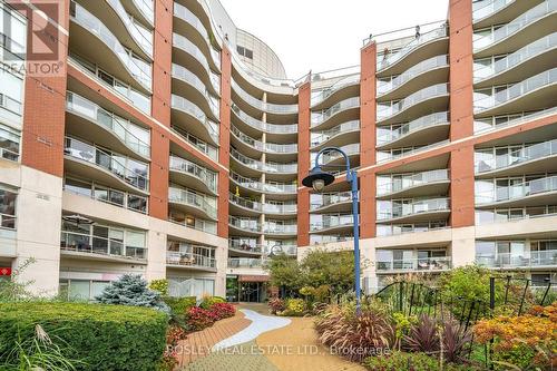 318 - 550 Queens Quay W, Toronto (Waterfront Communities), ON - Outdoor With Facade