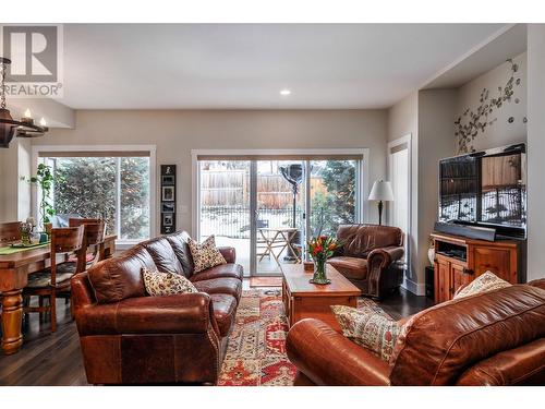 1170 Brant Avenue Unit# 12, Kelowna, BC - Indoor Photo Showing Living Room