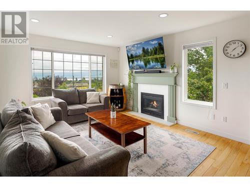 3640 Webber Road, West Kelowna, BC - Indoor Photo Showing Living Room With Fireplace