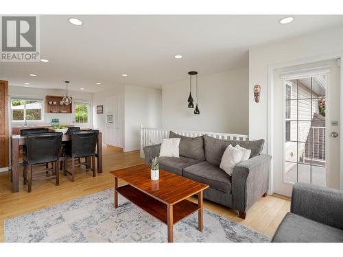 3640 Webber Road, West Kelowna, BC - Indoor Photo Showing Living Room