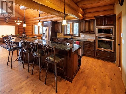 6470 Mckinney Road, Oliver, BC - Indoor Photo Showing Kitchen