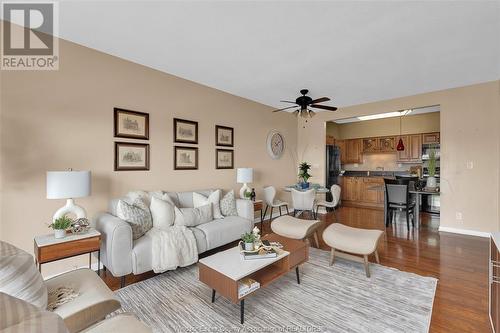 3663 Riverside Drive Unit# 904, Windsor, ON - Indoor Photo Showing Living Room