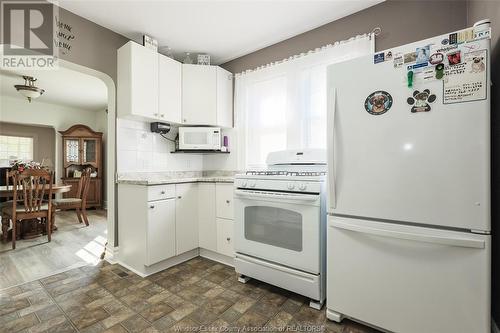 1215 Lincoln, Windsor, ON - Indoor Photo Showing Kitchen