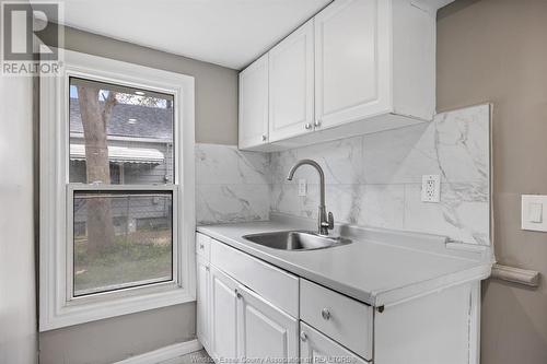 1003 Tuscarora, Windsor, ON - Indoor Photo Showing Kitchen