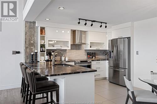 2175 Wyandotte Street East Unit# 304, Windsor, ON - Indoor Photo Showing Kitchen With Double Sink With Upgraded Kitchen