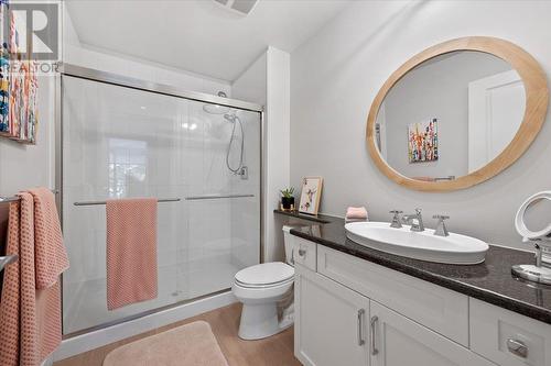 2901 Abbott Street Unit# 220, Kelowna, BC - Indoor Photo Showing Bathroom